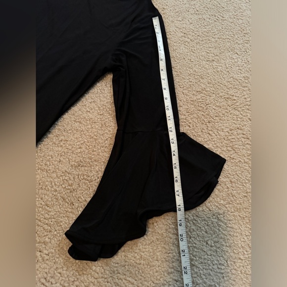 Women With Control Women's Top Size Large TALL Bell Sleeves Black Goth Whimsy - Picture 3 of 7